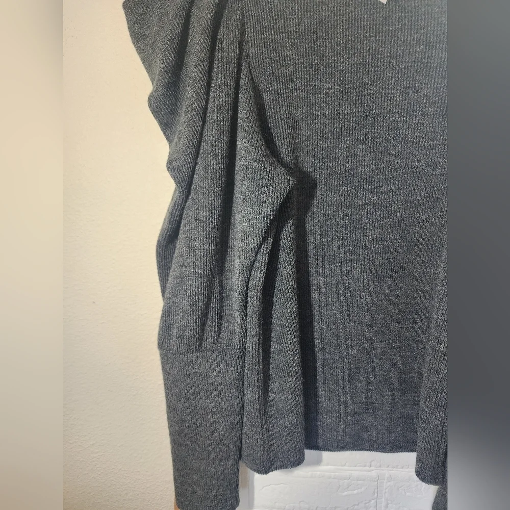 NWT Express Mock-Neck Gigot Sleeve Top - Heather Grey - XS - Sophisticated